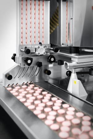 Industriefoto Herstellung von Tabletten auf Maschine